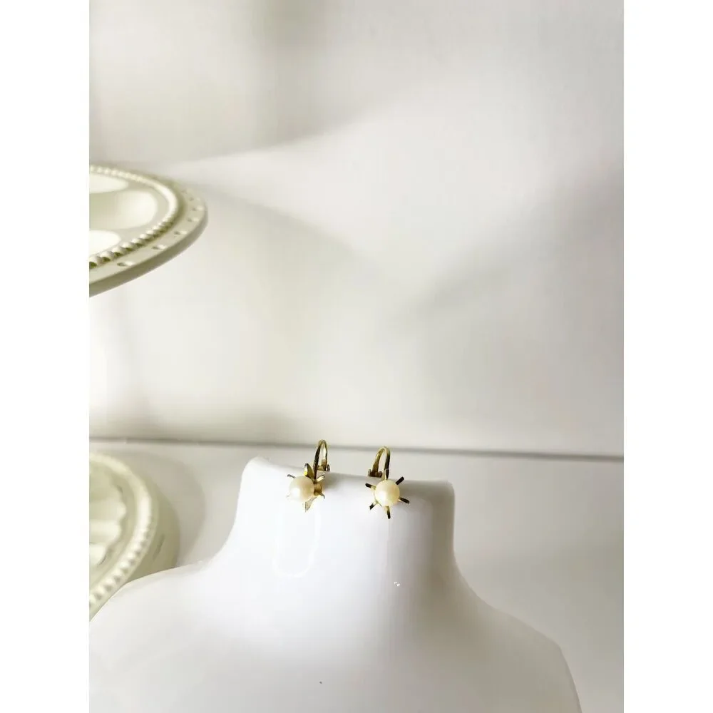 Vintage Avon Clip On Earrings gold tone pearl starburst flower 80s glam retro‎